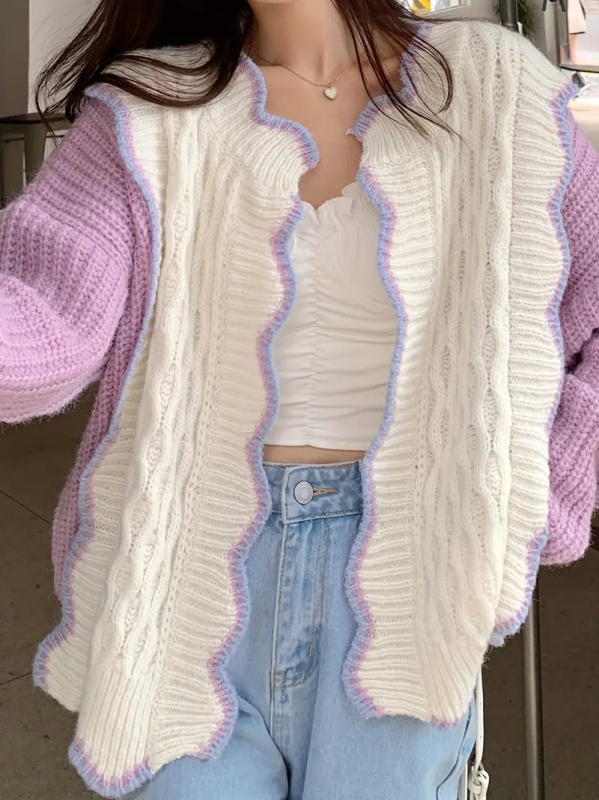 Cardigan cu model color-block, țesătură poliester (95%+), lungime medie, croi lejer.