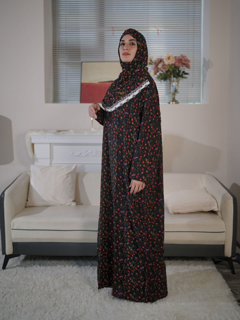 Дамска дълга рокля с флорален принт и качулка — вискоза, дълги ръкави, права кройка