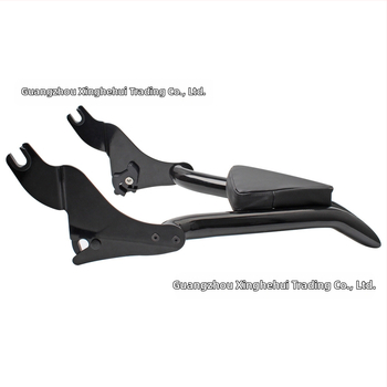 Harley motorkerékpárokhoz készült hátsó támasz, osztott gyorskioldó utas háttámla, hegyes ívű dizájnnal (Model 014588)