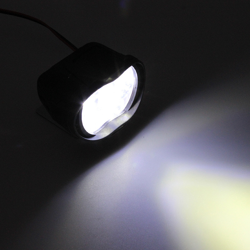 LED reflektor na motocykel, 8W, 12V, ABS plast, univerzálna kompatibilita