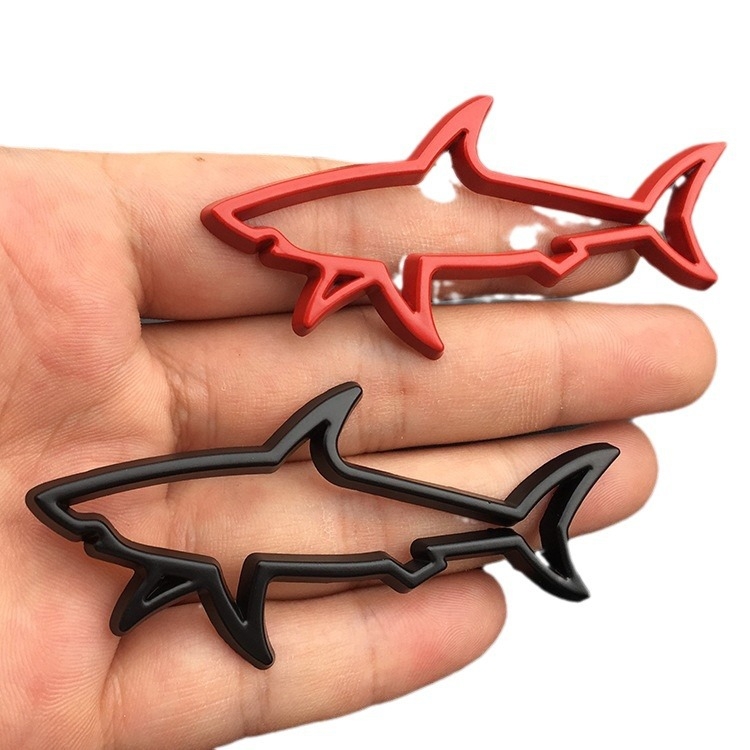 Metāla automašīnas korpusa uzlīme, haizivs stils, 3D dizains (Zīmols: Dazzling; Materiāls: Metāls; Stils: Haizivs; Tips: Automobiļa korpusa uzlīme; Uzstādīšana: Līmējama)