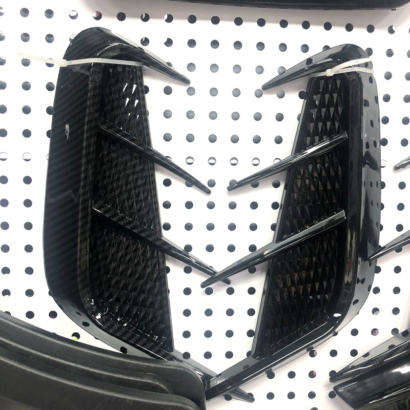 Autocolante pentru caroserie – BREE NO.1, universale, din plastic, cu shark-gill aeratoare pentru uși, aripi și barele față și spate