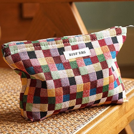 Nagy kapacitású női sminktáska kockás mintával, pamut anyag, bélés vászon, légáteresztő és bővíthető utazási szervező