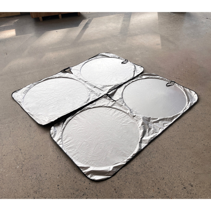 Automobilio saulės skydelis su sidabro danga iš audinio, pritaikomas raštas ir logotipo spauda, tvirtinimas siurbimo puodeliu