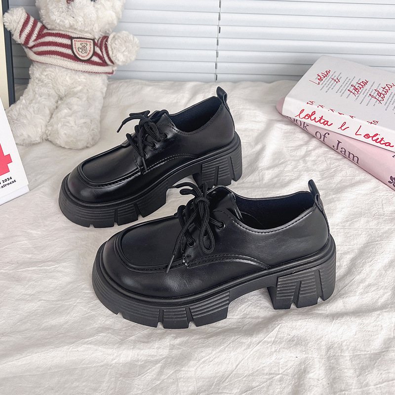 Λούφερς | Στρογγυλή μύτη; Άνω μέρος PU; Μεσαίο ύψος τακουνιού 3–5 cm; Παχύς πάτος; Σόλα: Σύνθετη