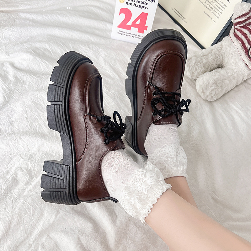 Λούφερς | Στρογγυλή μύτη; Άνω μέρος PU; Μεσαίο ύψος τακουνιού 3–5 cm; Παχύς πάτος; Σόλα: Σύνθετη