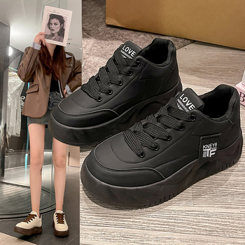 Női vastag talpú tornacipő — PU felsőrész, bőr toe cap, gumitalp, alacsony boka, fűzőzárás, tavasz 2025