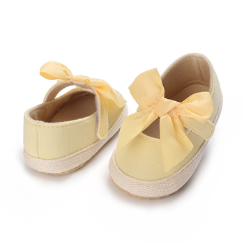 Bērnu kurpes 12–36 mēnešu vecumam: elpojoša auduma augšdaļa, anti-slip zole, Velcro aizdare, princeses stils