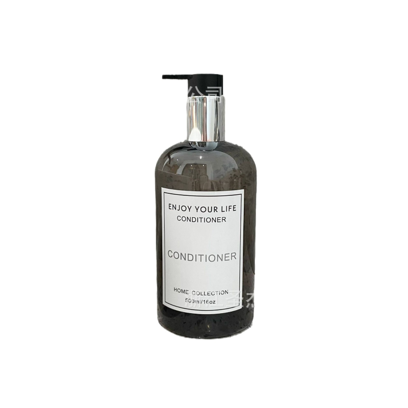 Пластмасова бутилка с дозатор в стил Ins за козметични течности (шампоан, душ гел, балсам, сапун за ръце, перилен препарат) — PET, производство чрез PET blow molding, капак с помпа, дебелина на стената 0.2–1 мм, печат на лого