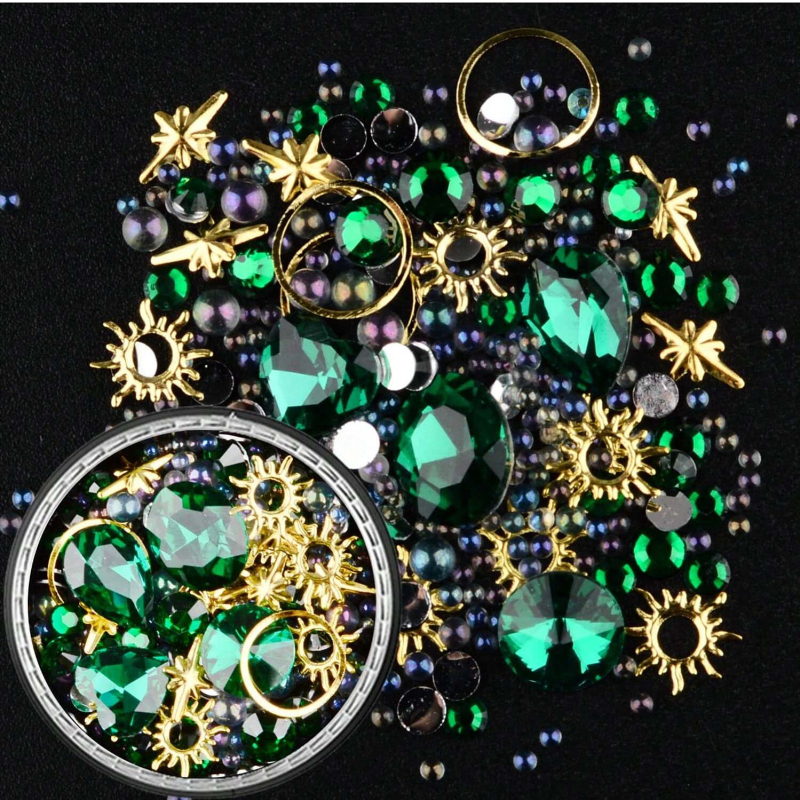 Naglų meno dekoracijų rinkinys su žvaigždžių ir mėnulio motyvais – mišrių elementų rinkinys: metaliniai žiedai ir karoliukai; medžiagos: lydinys, derva, kristalai; kilmė: Zhejiang; OEM privatų ženklą