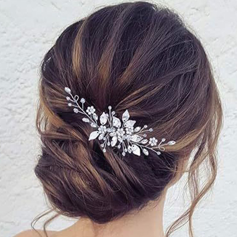 Rankų darbo plaukų šukė iš lydinio su lapų motyvu ir perlais, vestuvėms