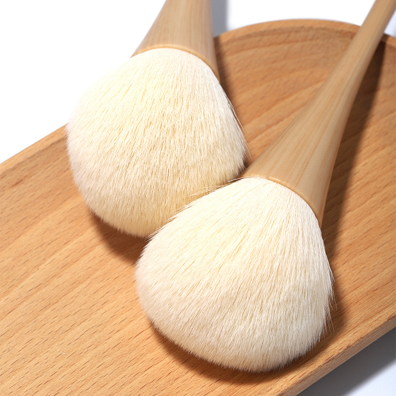 Nagų miltelių dulkių šepetėlis valymui — švelnūs šereliai, kompaktiška rankenėlė; Prekės ženklas: Chusha; Kategorija: Valymo šepetėliai; Importas: Ne; Prekės ženklo tipas: Vietinis prekinis ženklas