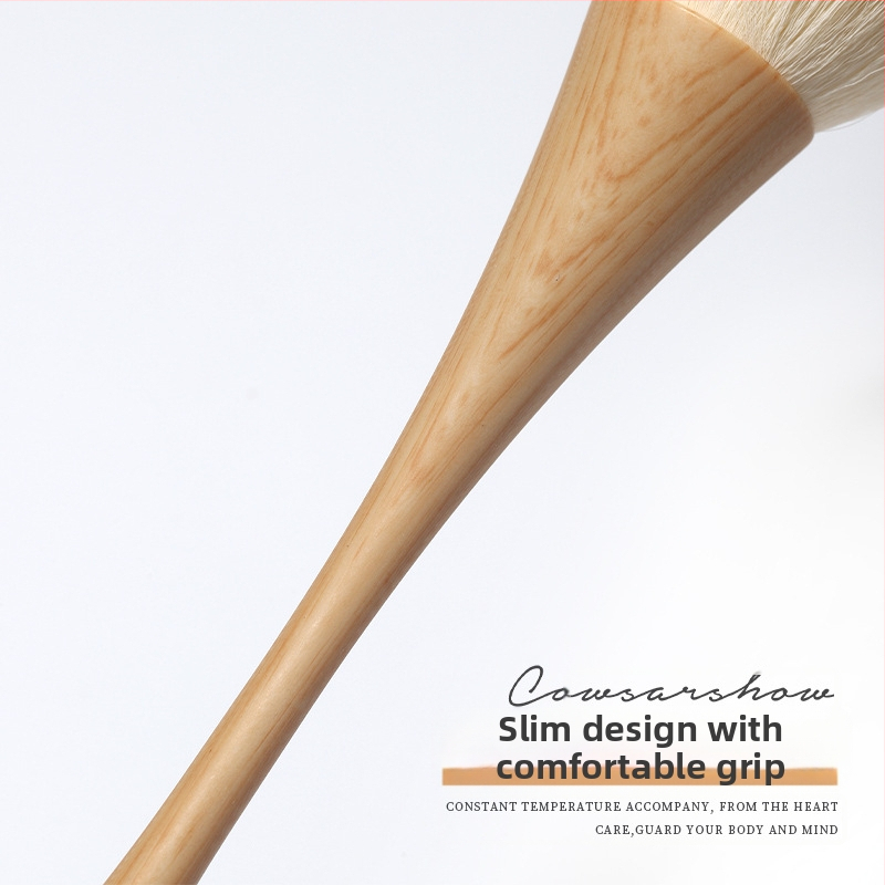 Японска четка за прах за нокти — мек косъм, компактна дръжка; марка: Chusha; Категория: Четка за почистване; Внос: Не; Тип на марката: Домашна марка