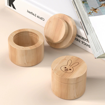 Medinė atminimų dėžutė pieno dantims ir plaukams su srieginiu dangteliu