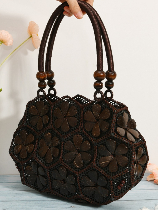 Ръчно изработена чанта от кокосова черупка — бохемски стил, плетена и хоризонтално квадратна форма; Материал: натурална кокосова черупка; Подплата: полиестер; Затваряне: цип; Вътрешен джоб за телефон; Две дръжки; Марка: Junya jewelry