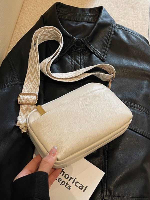 Női PU bőrtáska, vízszintes négyzet alakú, cipzáras záródás, poliészter bélés, belső cipzáras zseb és telefonzseb, puha anyag, egy vállpánttal, városi minimalista stílus