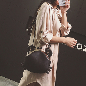 Női mini PU oldaltáska – street trend stílus, kapcsos záródás (latch), cipzáras zseb és zseb a telefon számára, háromdimenziós külső dizájn