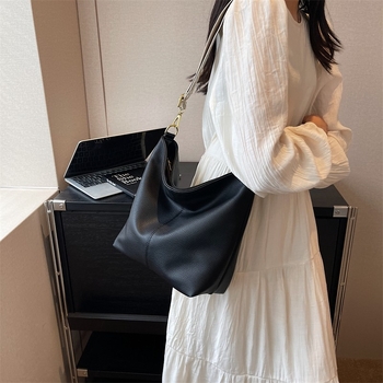 Geantă PU Tote — Inspirație vintage, formă orizontală pătrată, închidere cu fermoar, buzunar interior cu fermoar, cu o singură curea