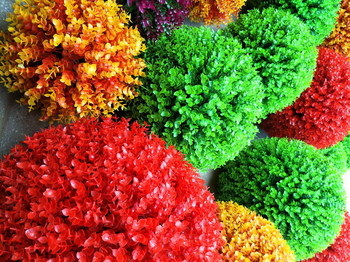 Qi Qi Διακοσμητική μπάλα τεχνητού χόρτου – πλαστικό λουλούδι, έγχυση με φόρμα, συσκευασία σε χαρτοκιβώτιο