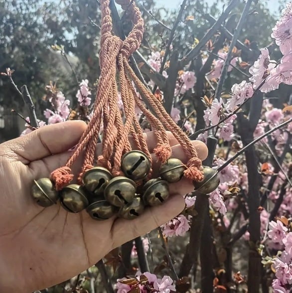 Clopot tricotat maro, pentru decor de casă, handmade, stil modern minimalist, sfoară din bumbac și in, cadou