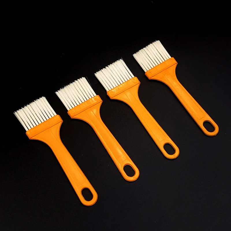 Plastmasas BBQ suka ar plastmasas rokturi (Sukas materiāls: plastmasa; Rokturis: plastmasas; Kategorija: BBQ suka; Kastes daudzums: 2640)