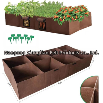 Ültetőzsák, nemszövött anyagból, lélegző és korrózióálló, padlóra állítható kivitelben, otthoni kertészkedéshez és erkélyi zöldségtermesztéshez.