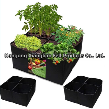 Ültetőzsák, nemszövött anyagból, lélegző és korrózióálló, padlóra állítható kivitelben, otthoni kertészkedéshez és erkélyi zöldségtermesztéshez.