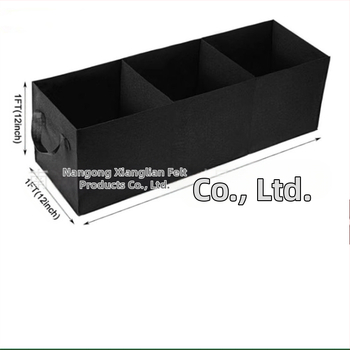 Ültetőzsák, nemszövött anyagból, lélegző és korrózióálló, padlóra állítható kivitelben, otthoni kertészkedéshez és erkélyi zöldségtermesztéshez.