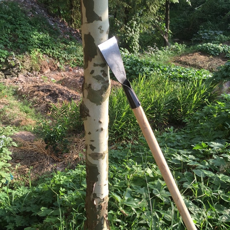 Medinė rankena kastuvui betonui, ledui, sienoms ir grindims valyti; kastuvo galvos plotis 72 mm, storis 2,2 mm, galvos svoris 142 g; prekės ženklas SN