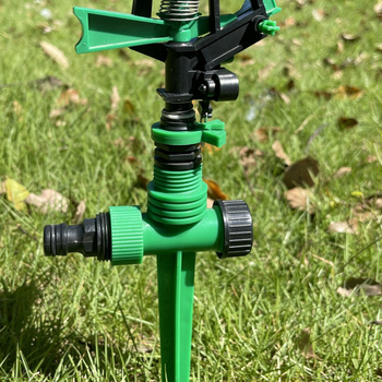 Πλαστικός ρυθμιζόμενος ποτιστήρας με περιστροφή 360°, χωρητικότητα 3 L, Hua Miao