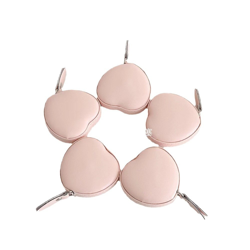 SYW drabužių matavimo juosta, mini nešiojama, su įspaustu logotipu, neimportuota, reljefinis įspaudimas, karšto štampavimo, sidabrinis karšto štampavimo, serigrafija, spalvinis spausdinimas, minimalistinis stilius