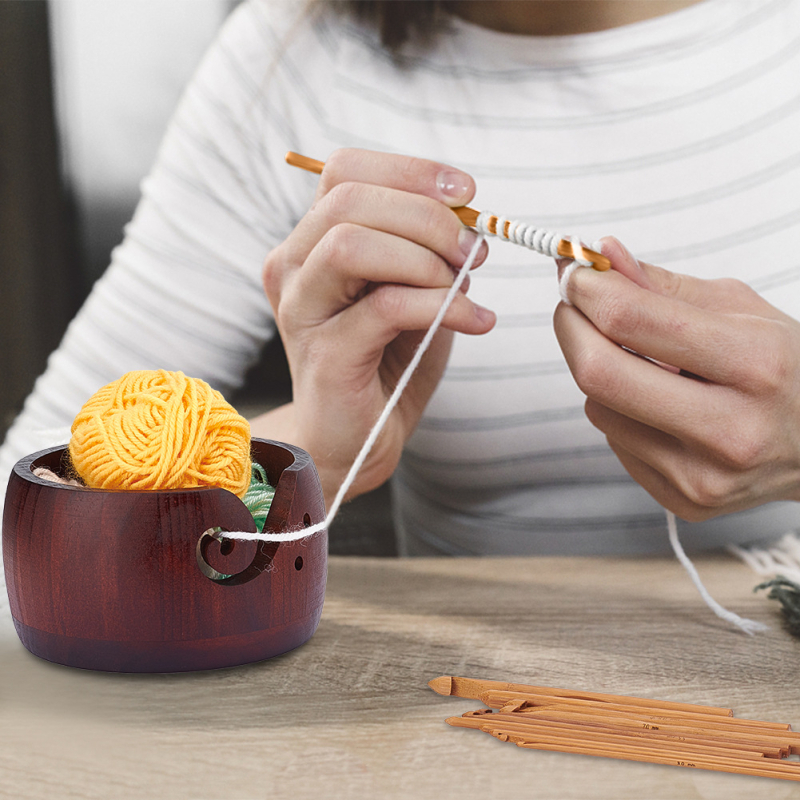 Mezgimo kamuolio indas su dangteliu, apvali iš bambuko forma, skirta mezgimui