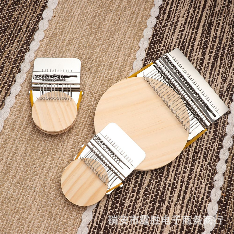 Otthoni használatra kész szövőszék — mini hordozható kiadás, hímzéshez és szövéshez; eredet: Wenzhou; dobozok száma: 100 db; bruttó súly: 210 g; stílus: kínai stílus; feldolgozás és testreszabás: Nincs.