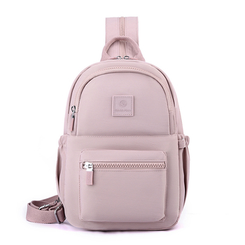 Γυναικεία νάιλον τσάντα πλάτης — αστικός μινιμαλισμός, άνοιγμα με φερμουάρ, εσωτερική θήκη με φερμουάρ, θήκες για κινητό και ταυτότητα, αναπνεύσιμη