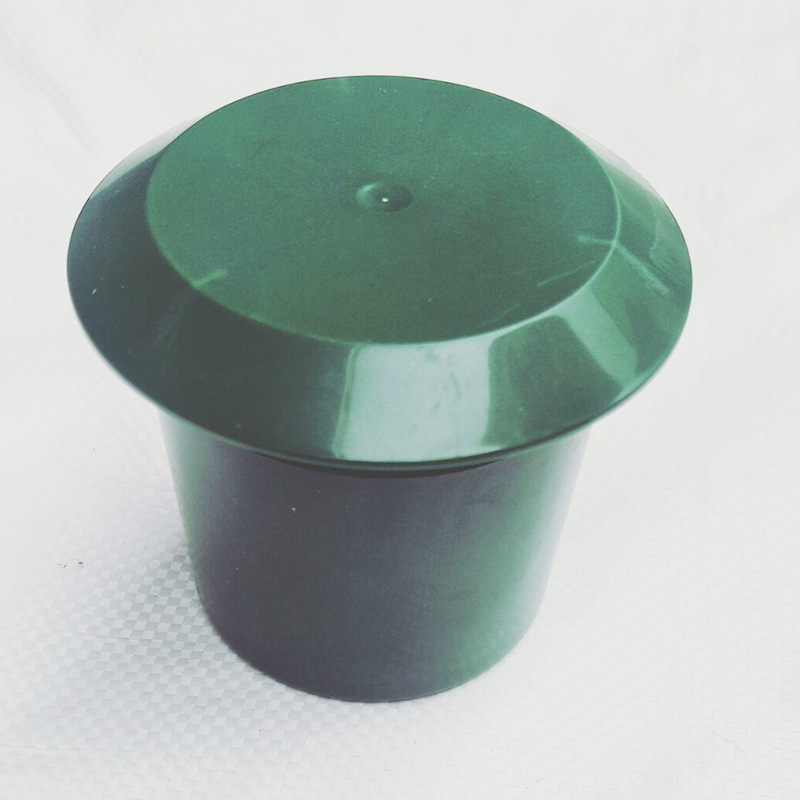 Пластмасов дом за охлюви, подходящ за озеленяване, цветарство и домашна градина; материал: пластмаса; не е внос.