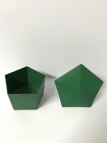 Παγίδα εντόμων κατά των σαλιγκαριών — πλαστική παγίδα για τον κήπο, κατάλληλη για αγροτική κηπουρική