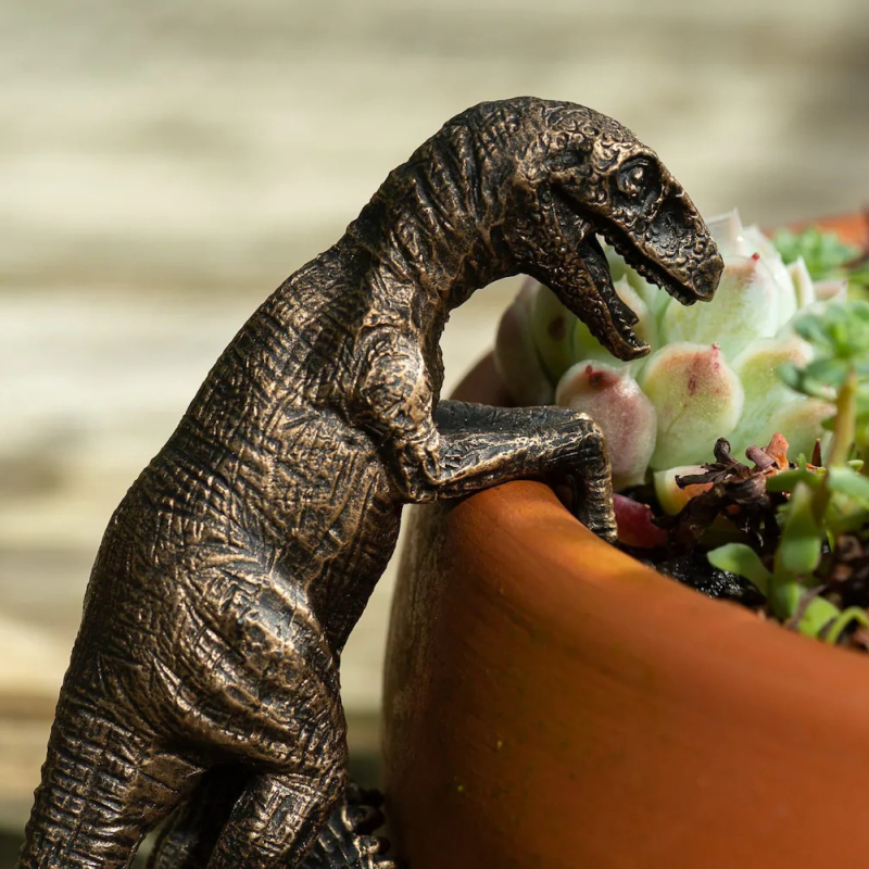 Kerti virágcserép dekoráció műgyantából – dinoszaurusz alakú, modern minimalist dizájn kertépítéshez és erkélyhez