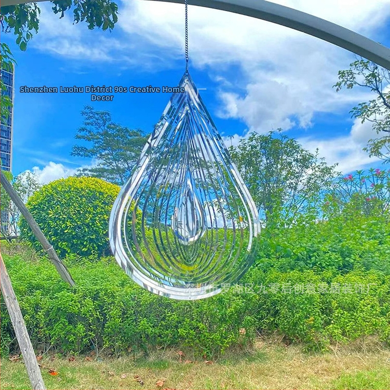 Метален висящ звън за украса, 3D водна капка, въртящ се дизайн (Материал: Метал; Обработка: Корозия; Опаковка: Kraft хартия; Марка: Post-90s творчески домашен декор; Стил: Идиличен)