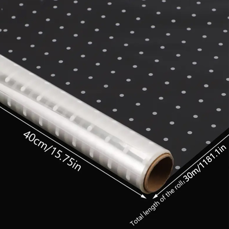 Прозрачен целофан за опаковане на цветя с точков модел, водоустойчив, дебелина 0.01