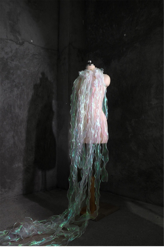 Meistrinė nėrinių dekoratyvinė audinys su sirenos bangų raštu, permatomas, rankų darbo, lazerio gradientinis užbaigimas