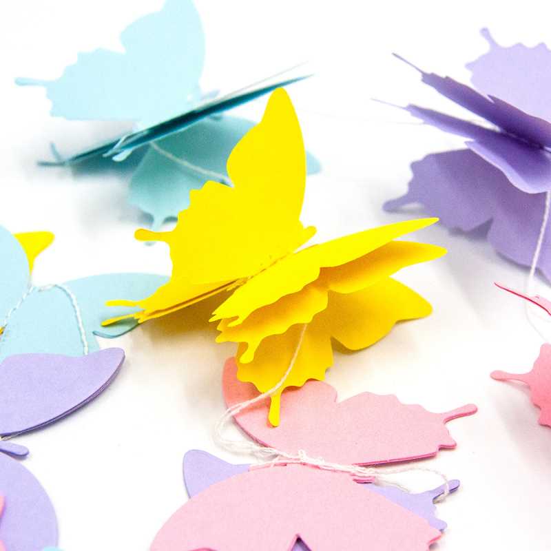 3D pillangópapírgirland • papír • modern minimalist stílus • Tanárnapra és Gyermeknapra alkalmas