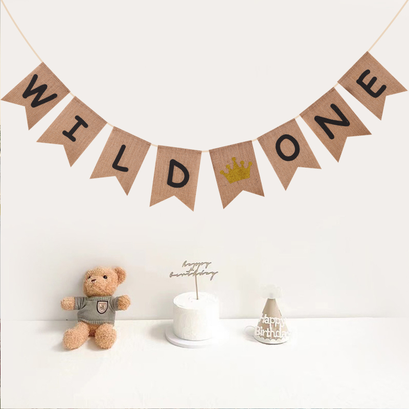 Ленен флагбанер за първи рожден ден, две флагчета с клиновидни краища и печатано лого