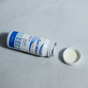 6 az 1-ben medencevíz-tesztpapír pH, összes klór, maradék klór, összes lúgosság és cyanuric acid