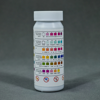 6 az 1-ben medencevíz-tesztpapír pH, összes klór, maradék klór, összes lúgosság és cyanuric acid