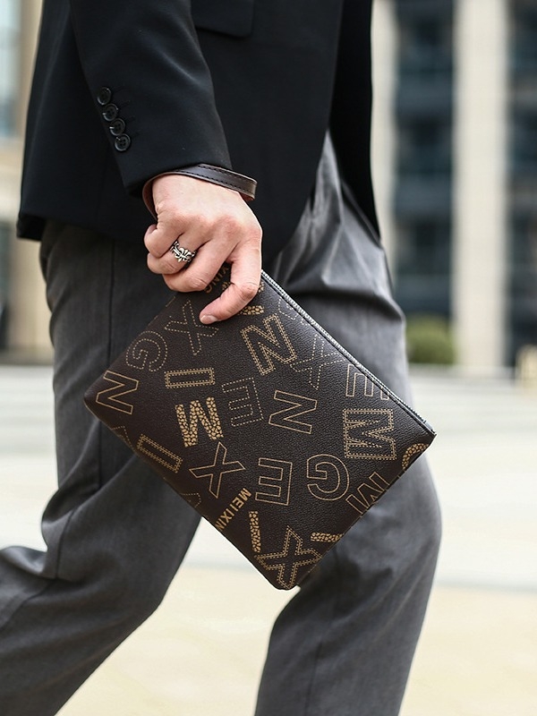 Férfi clutch - PU, Vízálló, Kopásálló, Betűs mintázat - Tavasz 2024
