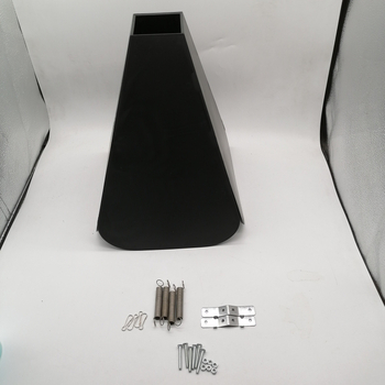 Пластмасова хранилка за птици с клапа против катерици и въртяща се висяща конструкция