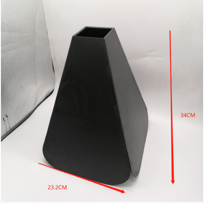 Пластмасова хранилка за птици с клапа против катерици и въртяща се висяща конструкция