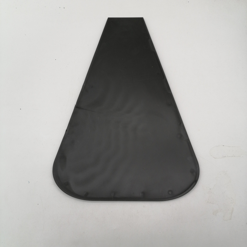 Пластмасова хранилка за птици с клапа против катерици и въртяща се висяща конструкция