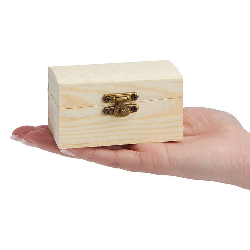 Дървен настолен органайзер за бижута с ключалка и повдигащ капак; модерен минималистичен стил, за пръстени и гривни, с възможност за персонализация