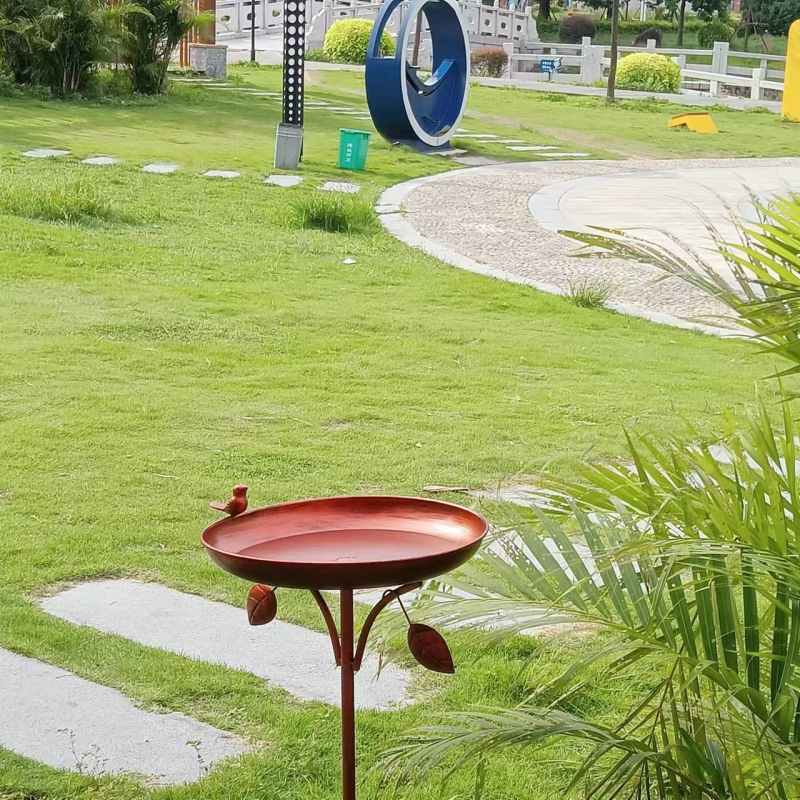 Decorațiune exterioară din fier pentru păsări: hrănitoare și adăpător, afișaj decorativ cu formă geometrică (material: fier; scenarii: casă, grădină, piață, templu)